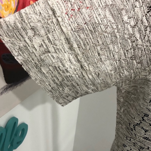 The Limited Medium  lace shirt - Picture 3 of 6